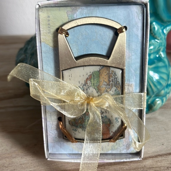 Travel themed map design vintage bottle opener, NWT - Picture 2 of 5